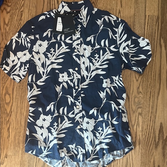 NWT Tommy Hilfiger Men’s linen button down - Picture 1 of 3